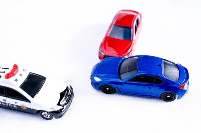 車検切れの車で事故を起こしてしまったら？ケース別の罰則・対処方法