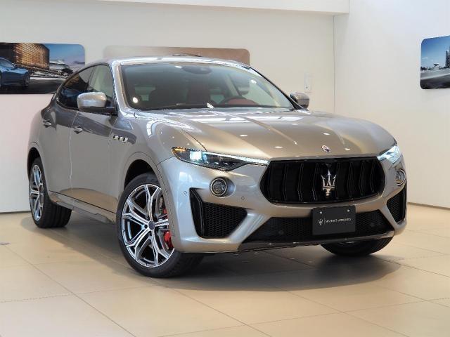 マセラティの値段とは?中古車人気が高い車種TOP3をご紹介