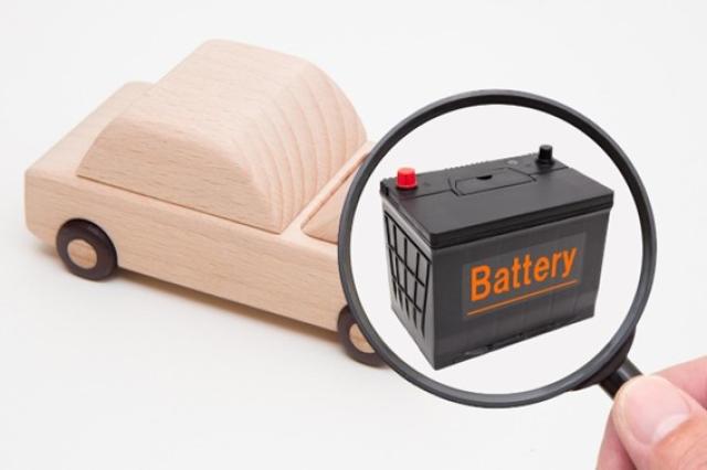 車のバッテリーを充電する方法は?バッテリー上がりの対処法やメンテナンスを紹介