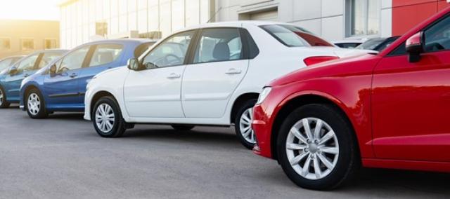 車の税金はいつまでに支払うの？自動車税の納税額や滞納のリスク