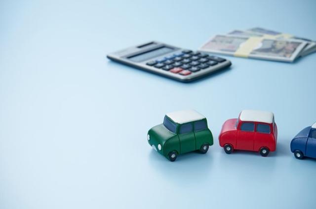 車の税金はいつまでに支払うの？自動車税の納税額や滞納のリスク