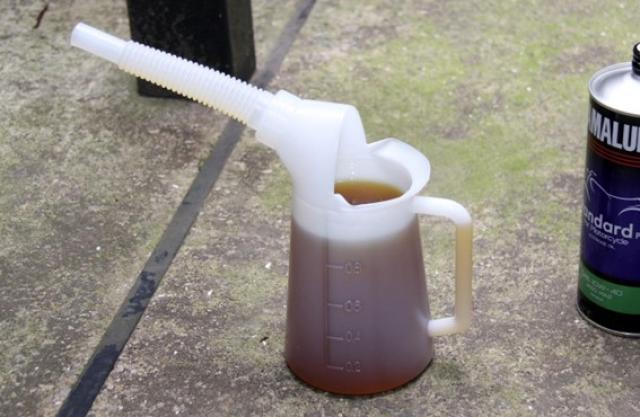 新車のエンジンオイル交換の目安は？車のタイプ別のタイミングや役割を紹介