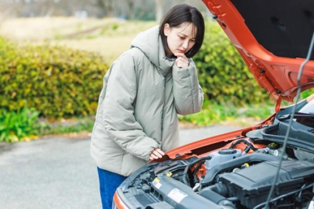 新車のエンジンオイル交換の目安は？車のタイプ別のタイミングや役割を紹介