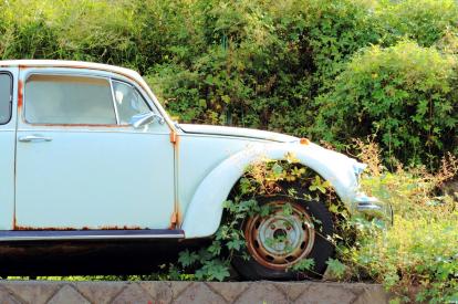 廃車や解体にはどんな手続きが必要なのか？費用や業者の選定ポイントも紹介