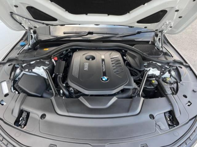 BMW 740iとは？7シリーズの特徴やモデル展開をご紹介 