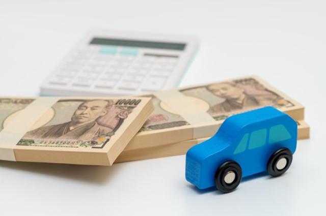 札束とミニカー