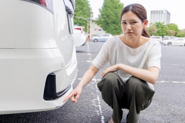 車を擦った修理の費用相場と対処法!緊急性の見極めや自己修理の方法を紹介