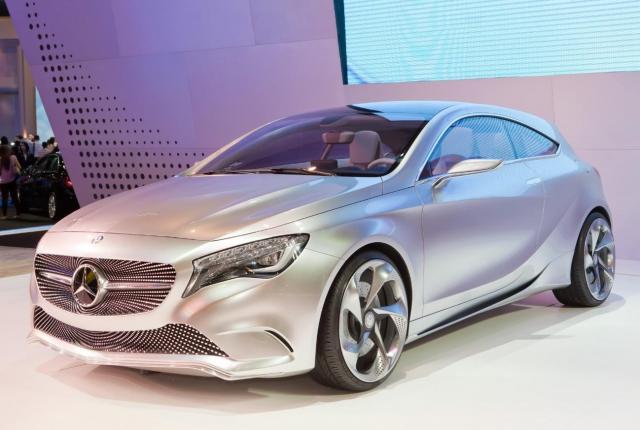 メルセデス・ベンツCクラス人気車種紹介！Cクラスの遍歴についても！