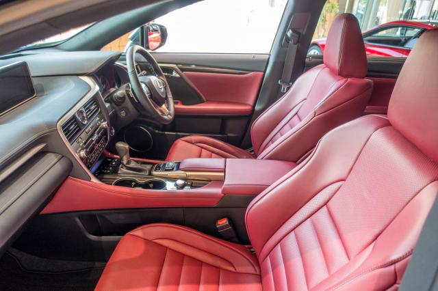 自動車用の座布団で運転疲れを軽減しよう!座布団の種類と選び方を解説