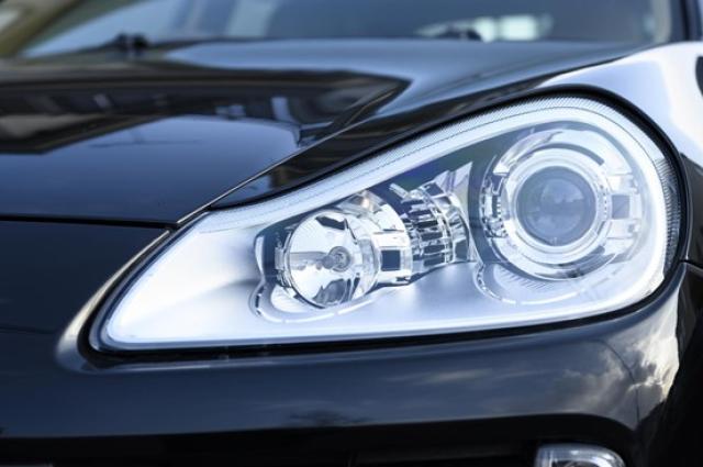 車のライトの種類と使い方！悩みがちな点灯ルールから交換時期の目安まで