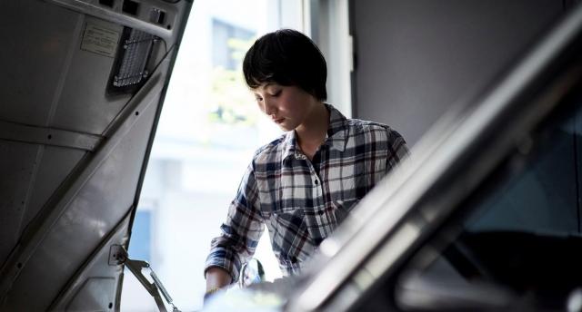 自動車のオイルの交換方法を解説！オイルの種類や正しい選び方で車の調子を改善！