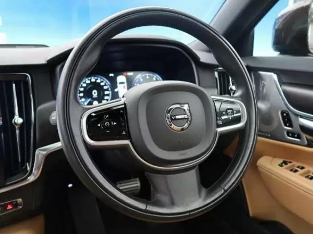 ボルボ V90のラインアップを徹底解説!認定中古車でお得に手に入れよう