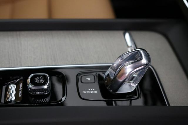 ボルボ V90のラインアップを徹底解説!認定中古車でお得に手に入れよう