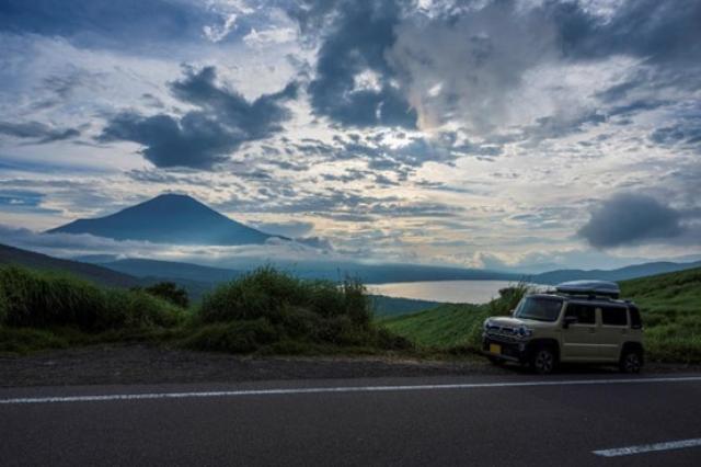 ハスラーは四駆でも低燃費?人気の理由やライバル車との比較も