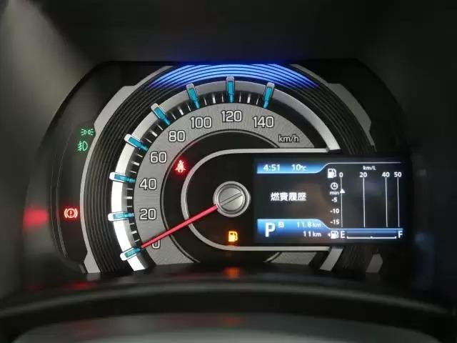 ハスラーは四駆でも低燃費?人気の理由やライバル車との比較も