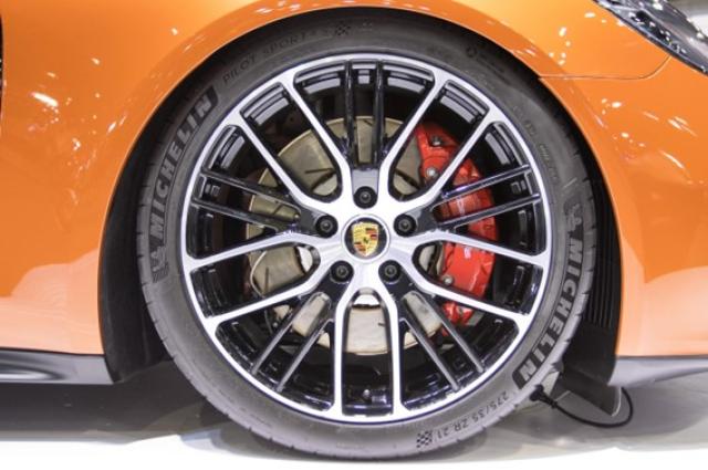 ポルシェ911シリーズの違いとは?歴代モデルの特徴を見てみよう