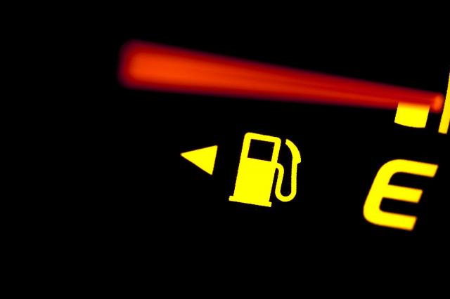 マツダCX-30の燃費は悪いのか?維持費の目安や実燃費の計算方法を解説