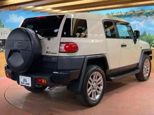 FJクルーザーの実燃費を解説！ライバル車との比較や維持費を紹介