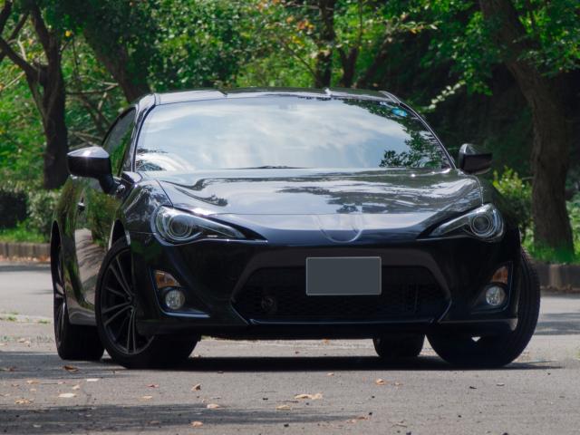 トヨタの86とは？86の走行性能や機能・装備と気になる中古車の値段まで