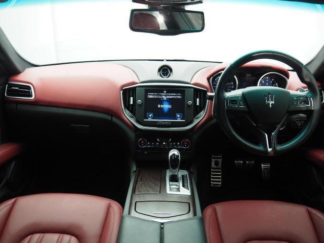 憧れのマセラティを買うなら「Q4」がおすすめ？各グレードの特徴を徹底比較！