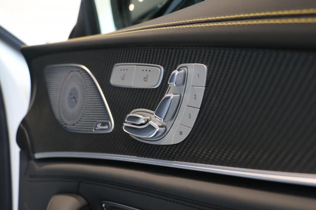 メルセデス・ベンツのCクラスに2ドアクーペが日本上陸!内装や乗り心地、中古車情報も紹介