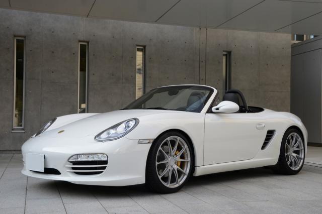 ポルシェのタイカンの国内販売価格とは？最高速度やスペックはいかに