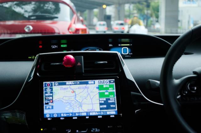 プリウスの内装とは？グレードの違いと収納力を徹底解説｜中古車の 