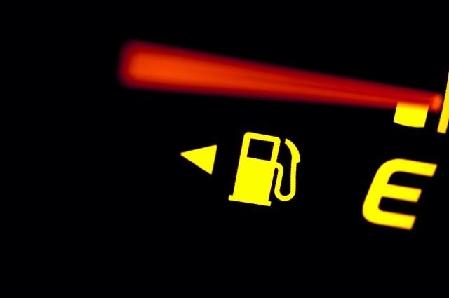 エスティマの燃費をライバル車と比較！グレードの事の特徴とは？