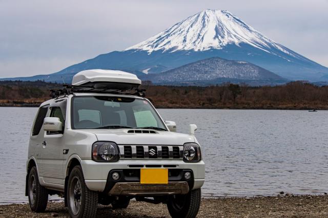 ジムニーはフルモデルチェンジでどう変わった?歴代モデルの特徴や4代目の魅力