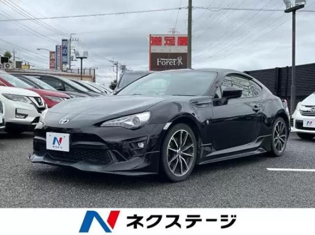 トヨタ86の燃費はどのくらい?GR86やライバル車との違いを比較