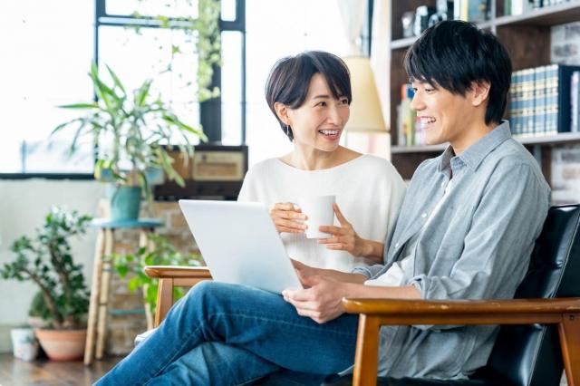 自動車のネット販売は実際どうなの？メリット・デメリットや購入方法を解説！