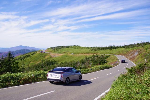 トヨタプリウスαの燃費をチェック!ワゴンシリーズやライバル車と比較