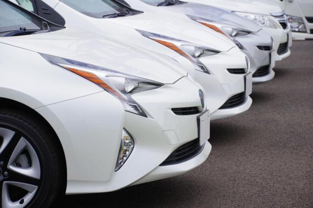 トヨタ プリウス 色見本 50系前 ② 070 ホワイトパールクリスタル