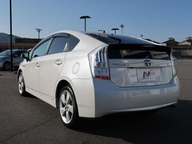 3代目プリウスの燃費ってどれくらい?現行型プリウスと比較して解説