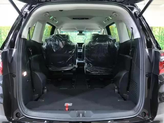 オデッセイは運転しやすい?運転席周りの特徴や室内の魅力を紹介