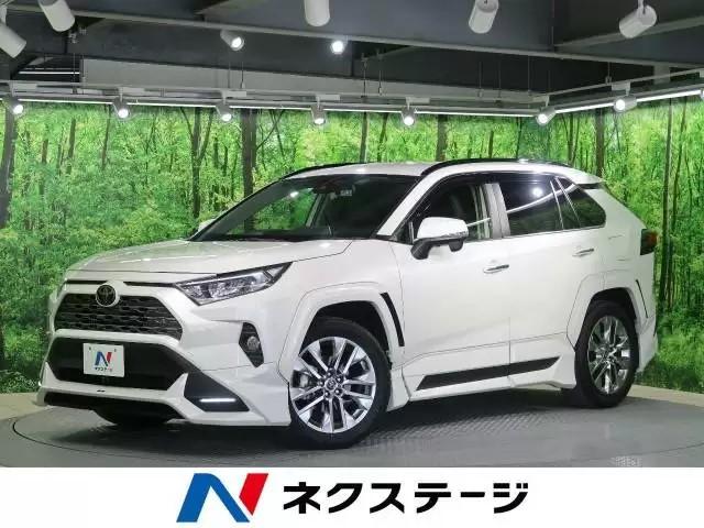 エクストレイルの燃費はどのくらいなの？ライバル車との比較や向上させるコツ