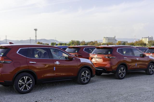 エクストレイルの燃費はどのくらいなの？ライバル車との比較や向上させるコツ