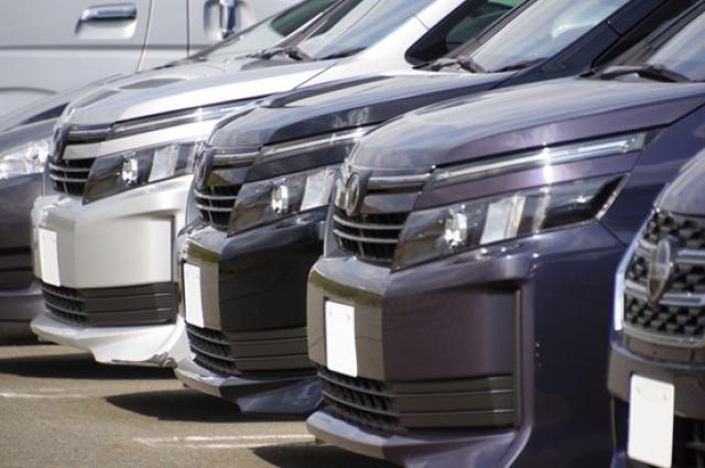 日産エルグランドの燃費は悪い?歴代モデルやライバル車とも比較しよう