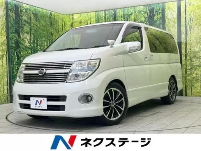 日産エルグランドの燃費は悪い?歴代モデルやライバル車とも比較しよう