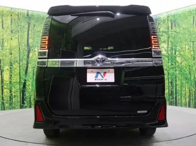 新旧ヴォクシーのグレードが丸わかり！2022年のフルモデルチェンジも