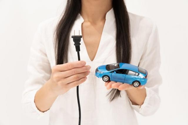 ホンダ eとアドバンスの違いは？特徴と補助金についても徹底解説！