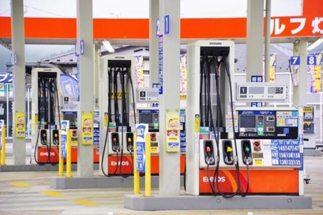 ガソリンスタンド