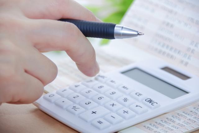 車の燃費を計算する方法4選!実際に数値を出してカタログ値と比較してみよう