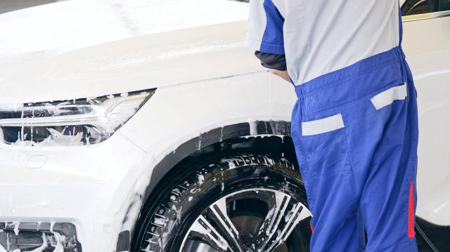 【車のコーティングはおすすめ？】カーコーティングの基礎知識と注意点を解説