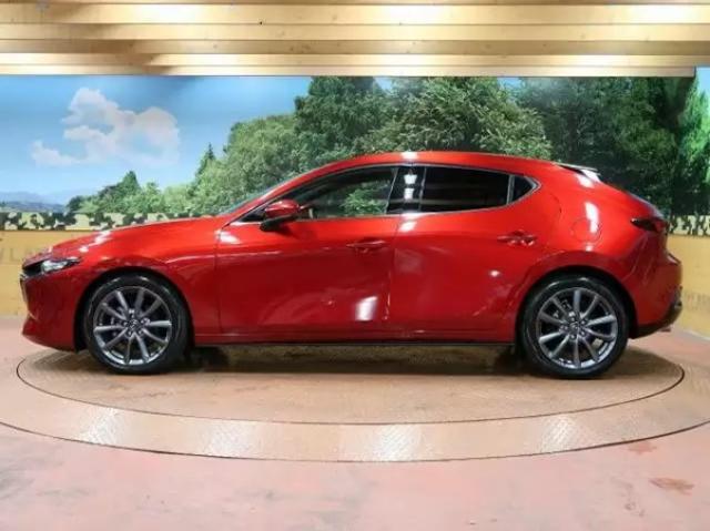 マツダ3の魅力を3つの視点から解説！セダンとファストバックの違いとは？