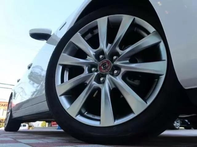 マツダ3の魅力を3つの視点から解説！セダンとファストバックの違いとは？