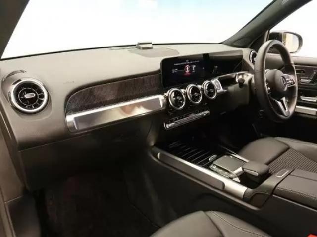 メルセデスベンツGLBの特徴とは？7人乗りSUVの魅力や相場情報まとめ