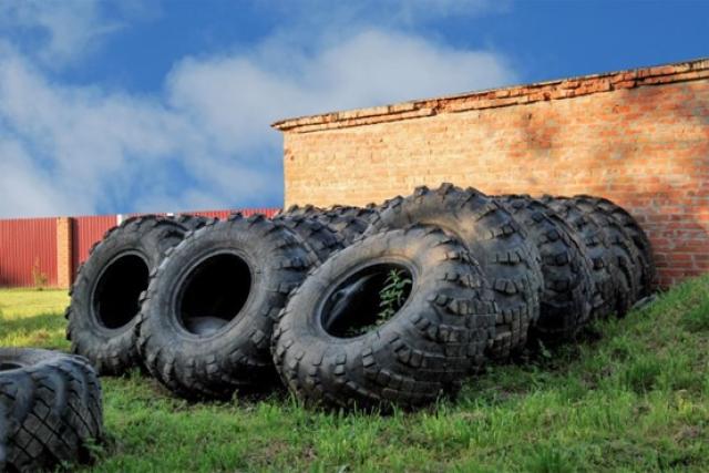 ジムニーに適したタイヤサイズとは?インチアップとインチダウンの違いも紹介