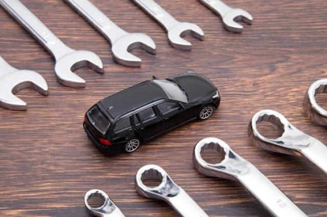 ハイブリッド車のバッテリーはいつ交換する?寿命や費用の目安は?