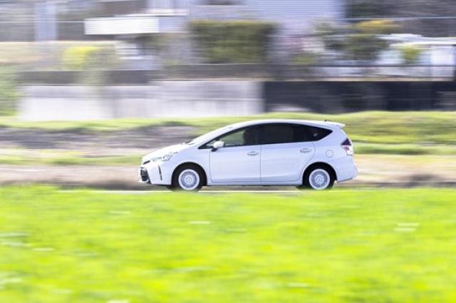 ハイブリッド車のバッテリーはいつ交換する?寿命や費用の目安は?